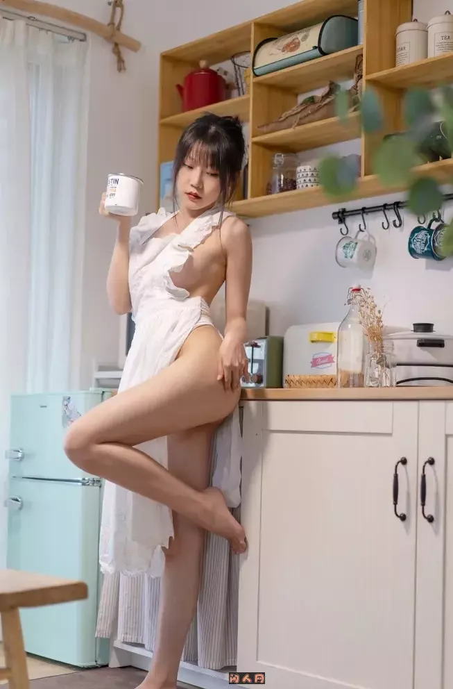 清纯妹子@香草喵露露甜美宅男女神写真Cos套图合集 美图合集 第2张