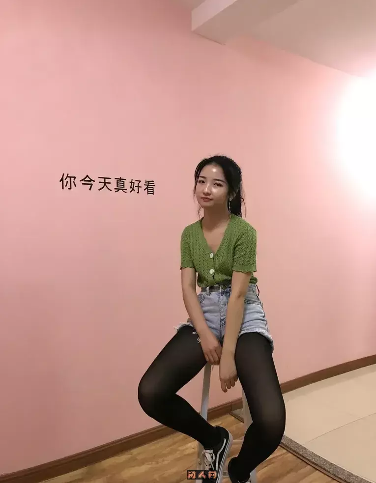 《最爱帆布鞋》-大学生写真合集打包 美图合集 第1张-闲人网 《最爱帆布鞋》-大学生写真合集打包