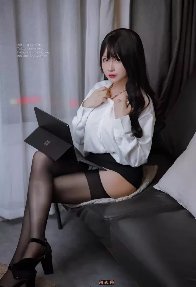 模特博主@Nyako喵子宅男女神写真作品套图合集打包 美图合集 第3张