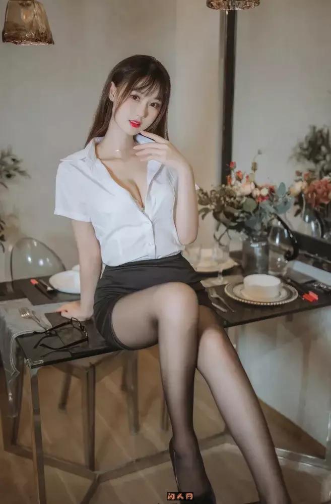 动漫博主@羽生三未COSER二次元写真套图合集 美图合集 第4张-闲人网 动漫博主@羽生三未COSER二次元写真套图合集