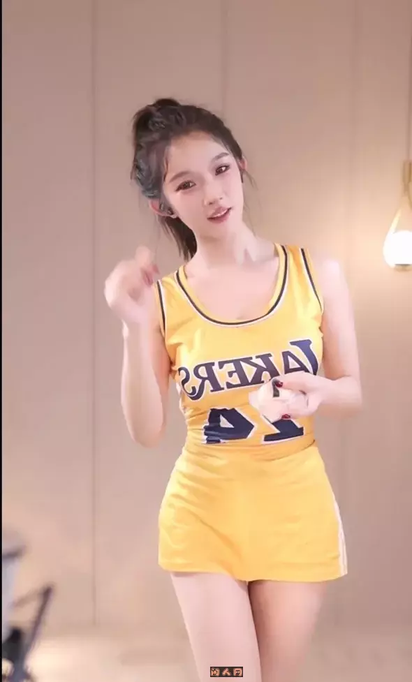 抖音主播@姜妍妍(奶优米呀) 2024年3月热舞视频合集 抖音快手 第8张-闲人网 抖音主播@姜妍妍(奶优米呀) 2024年3月热舞视频合集