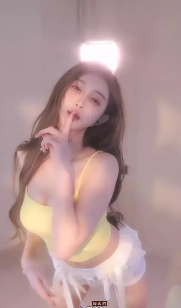 抖音主播@奶油米yoo 2024年6月热舞视频合集 抖音快手 第1张-闲人网 抖音主播@奶油米yoo 2024年6月热舞视频合集