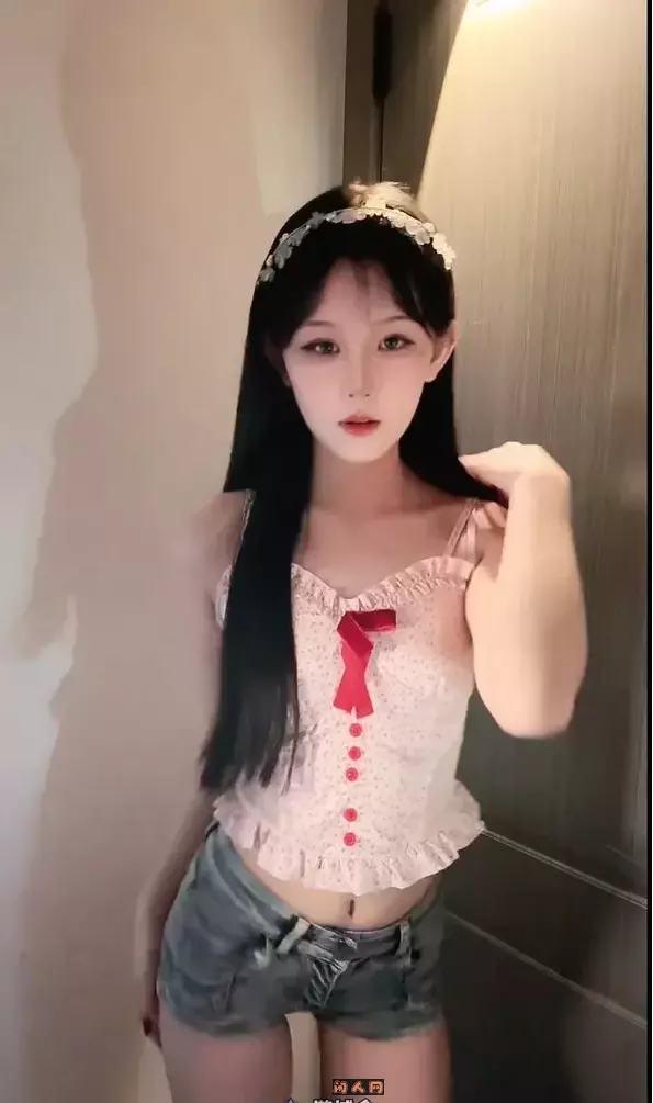 抖音主播@萱萱仙女 2024年5月热舞视频合集 抖音快手 第5张-闲人网 抖音主播@萱萱仙女 2024年5月热舞视频合集