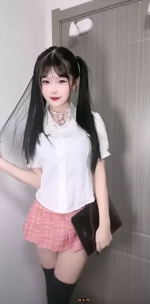 抖音主播@萱萱仙女 2024年5月热舞视频合集 抖音快手 第6张-闲人网 抖音主播@萱萱仙女 2024年5月热舞视频合集